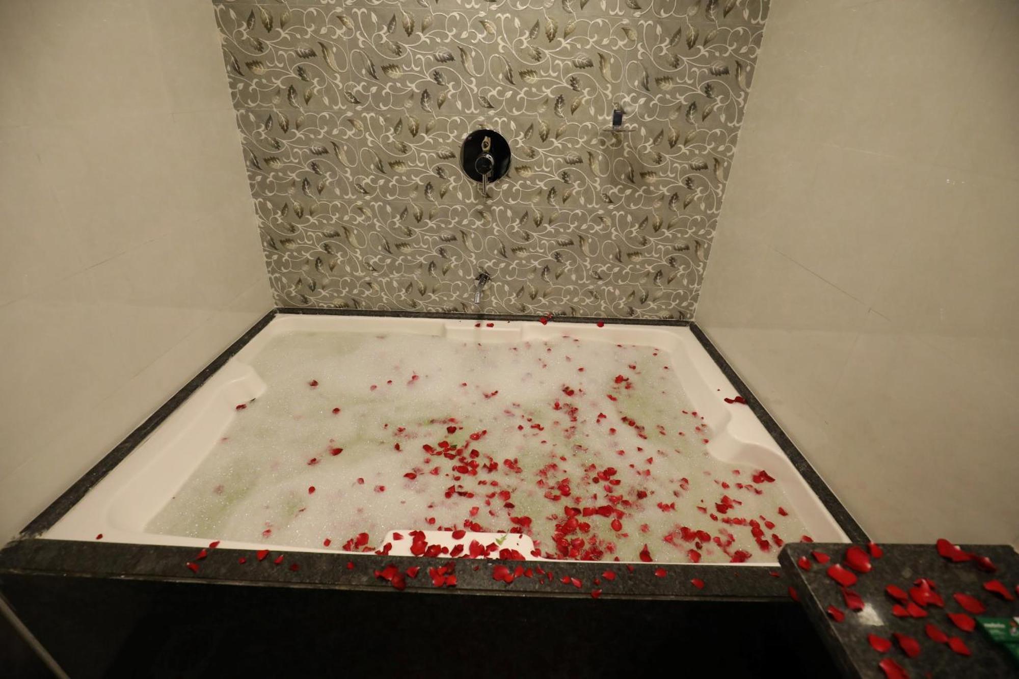 Imperial Grande Resort Lonavla Zewnętrze zdjęcie